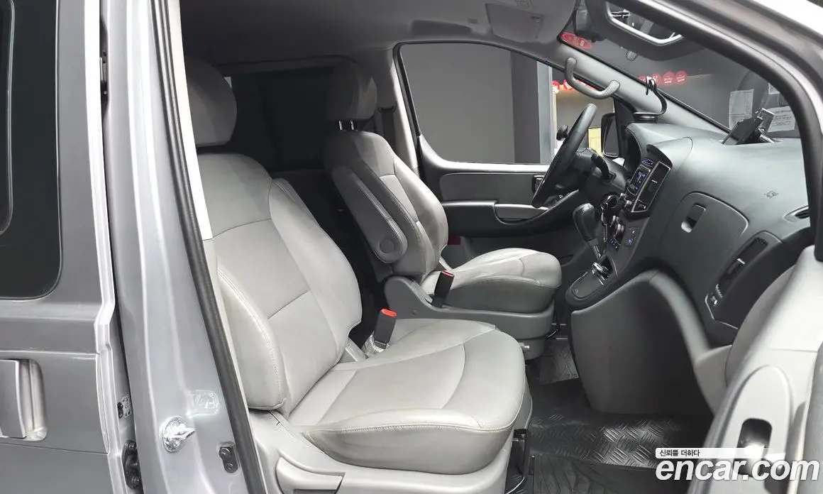 Hyundai Starex 2020 2.5 автомат (гидро), фото 17