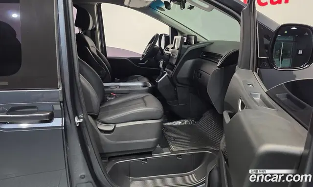 Hyundai Staria 2023 2.2 автомат (гидро), миниатюра 11