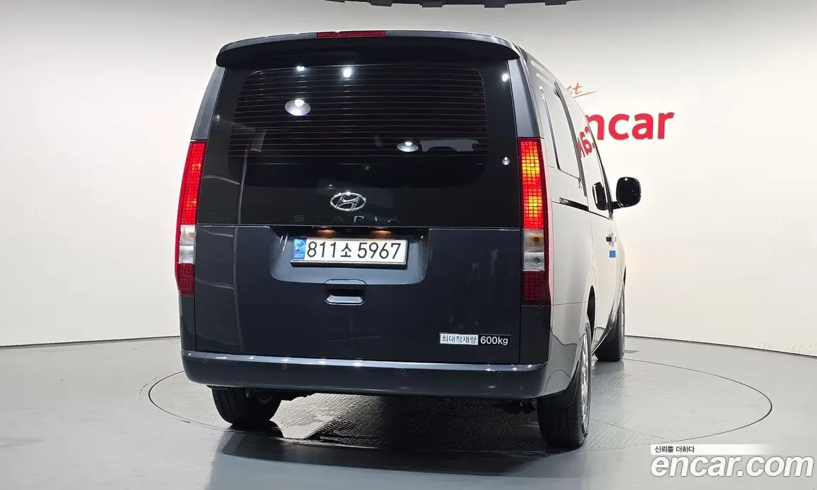 Hyundai Staria 2023 2.2 автомат (гидро), фото 4