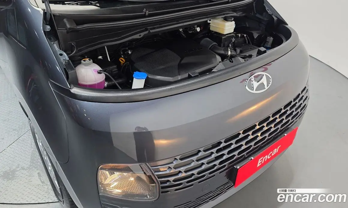 Hyundai Staria 2023 2.2 автомат (гидро), фото 6