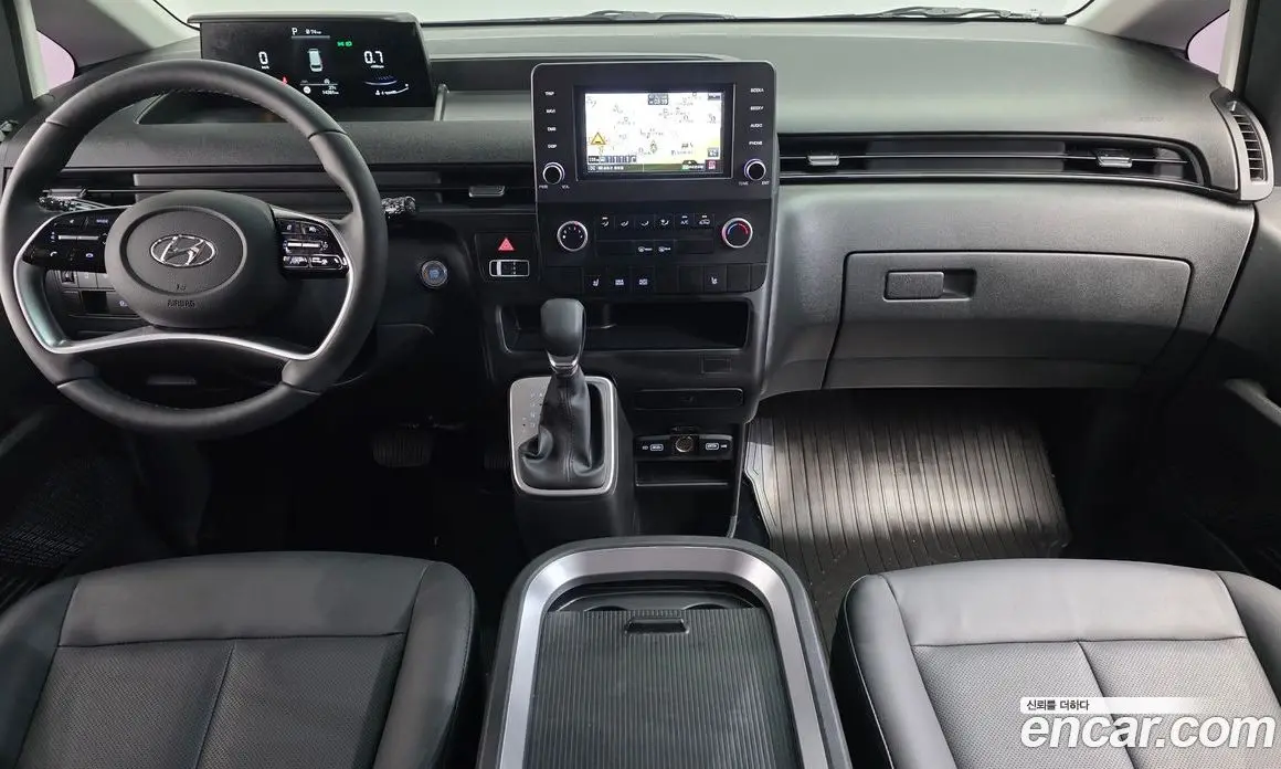 Hyundai Staria 2023 2.2 автомат (гидро), фото 7