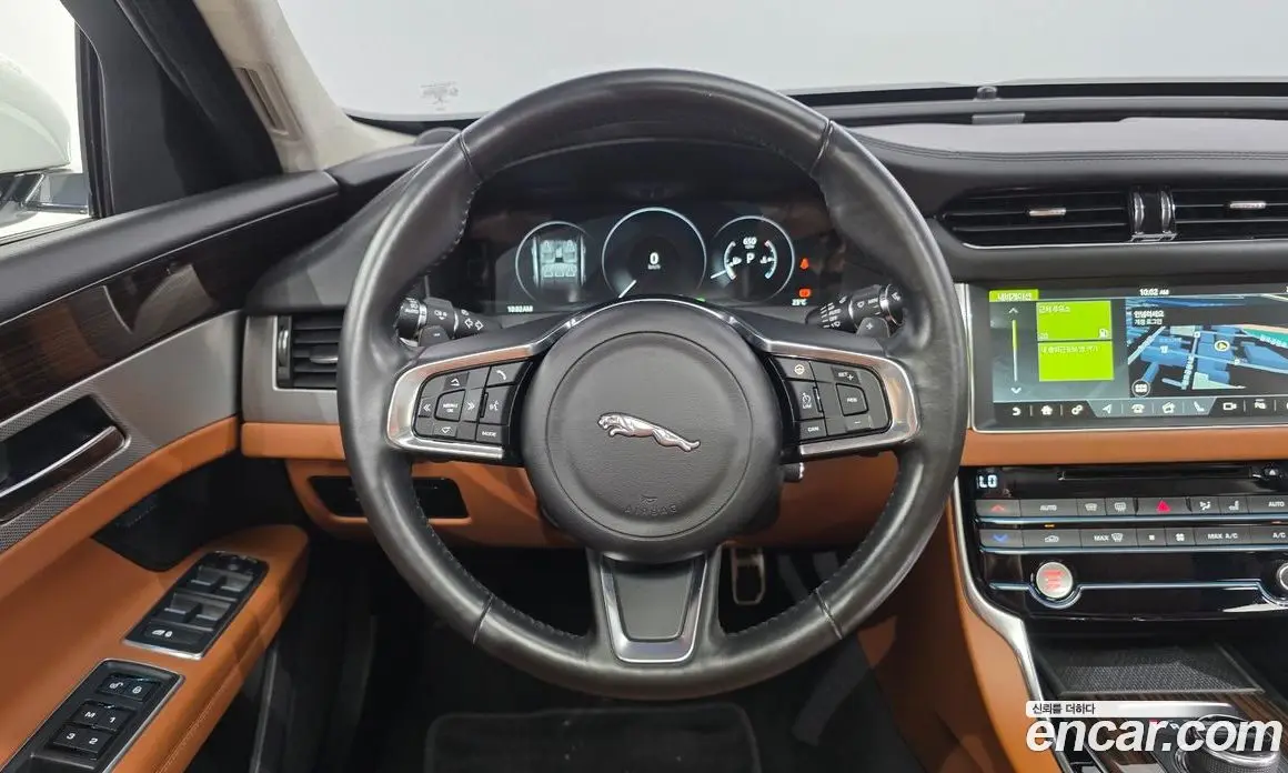Jaguar XF 2019 2.0 автомат (гидро), фото 18