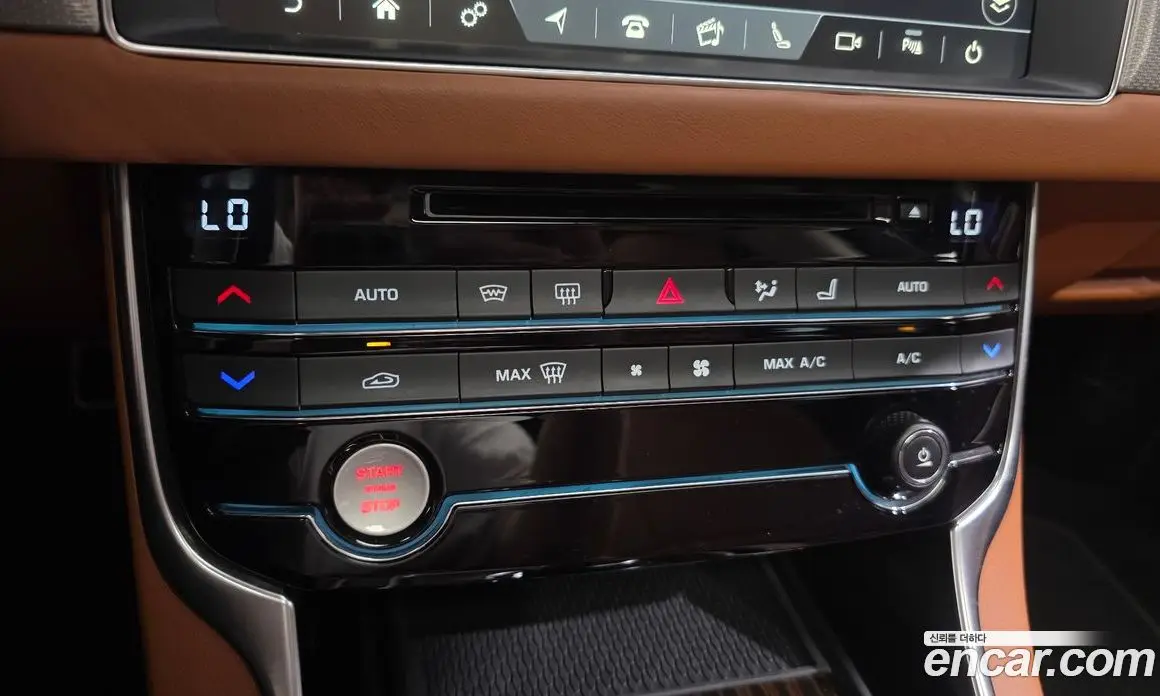 Jaguar XF 2019 2.0 автомат (гидро), фото 28