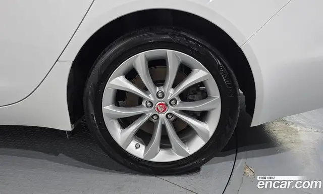 Jaguar XF 2019 2.0 автомат (гидро), миниатюра 7