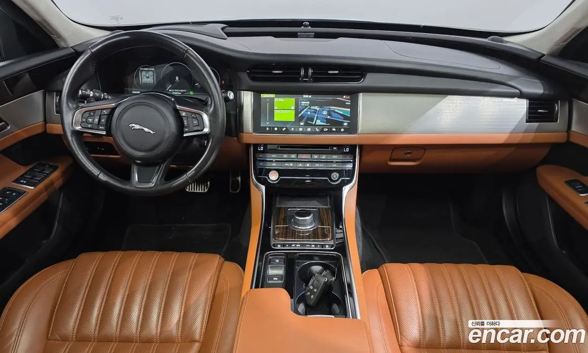 Jaguar XF 2019 2.0 автомат (гидро), фото 10