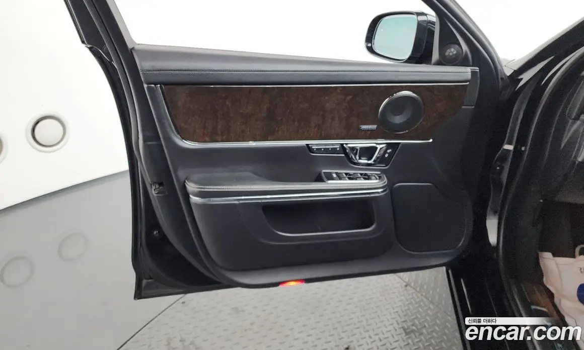 Jaguar XJ 2019 3.0 автомат (гидро), фото 14