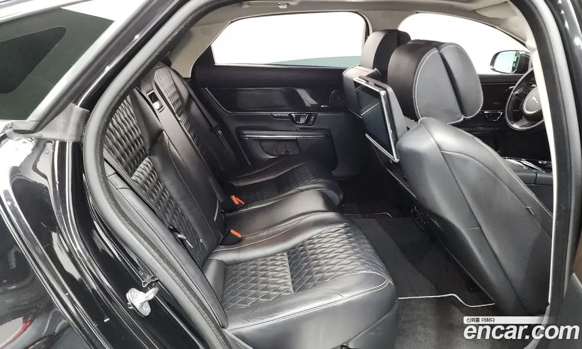 Jaguar XJ 2019 3.0 автомат (гидро), фото 17