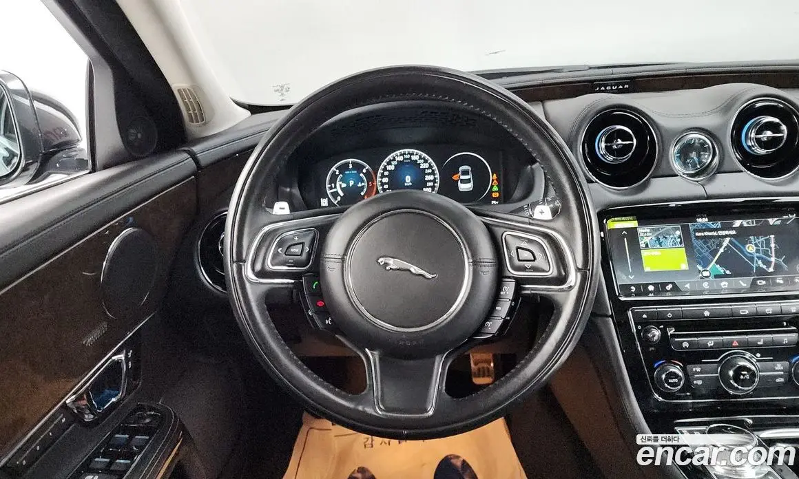 Jaguar XJ 2019 3.0 автомат (гидро), фото 19