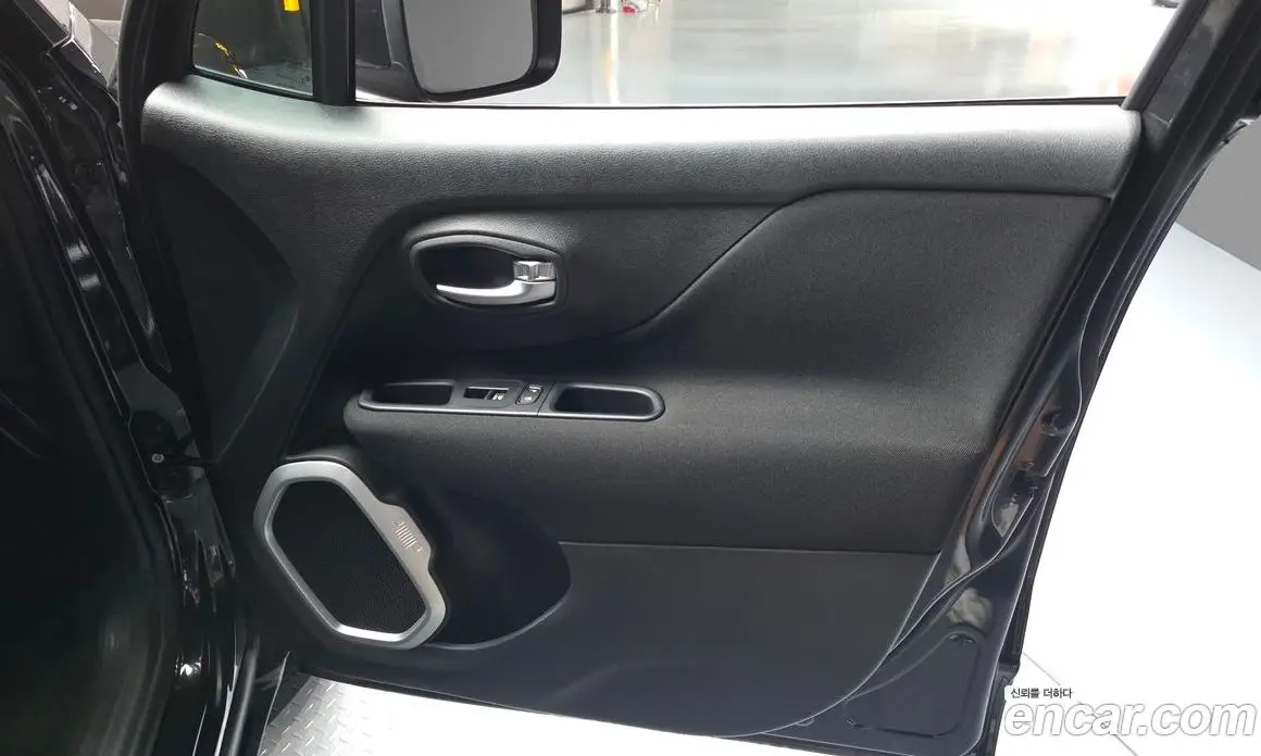 Jeep Renegade 2021 2.4 автомат (гидро), фото 14