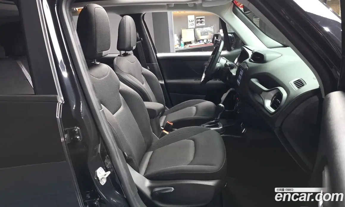 Jeep Renegade 2021 2.4 автомат (гидро), фото 17