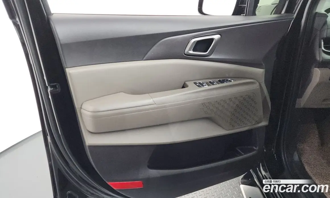 Kia Carnival 2024 1.6 автомат (гидро), фото 15