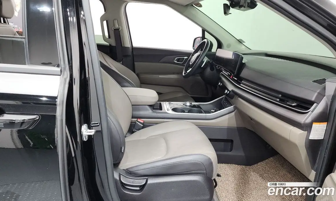 Kia Carnival 2024 1.6 автомат (гидро), фото 16