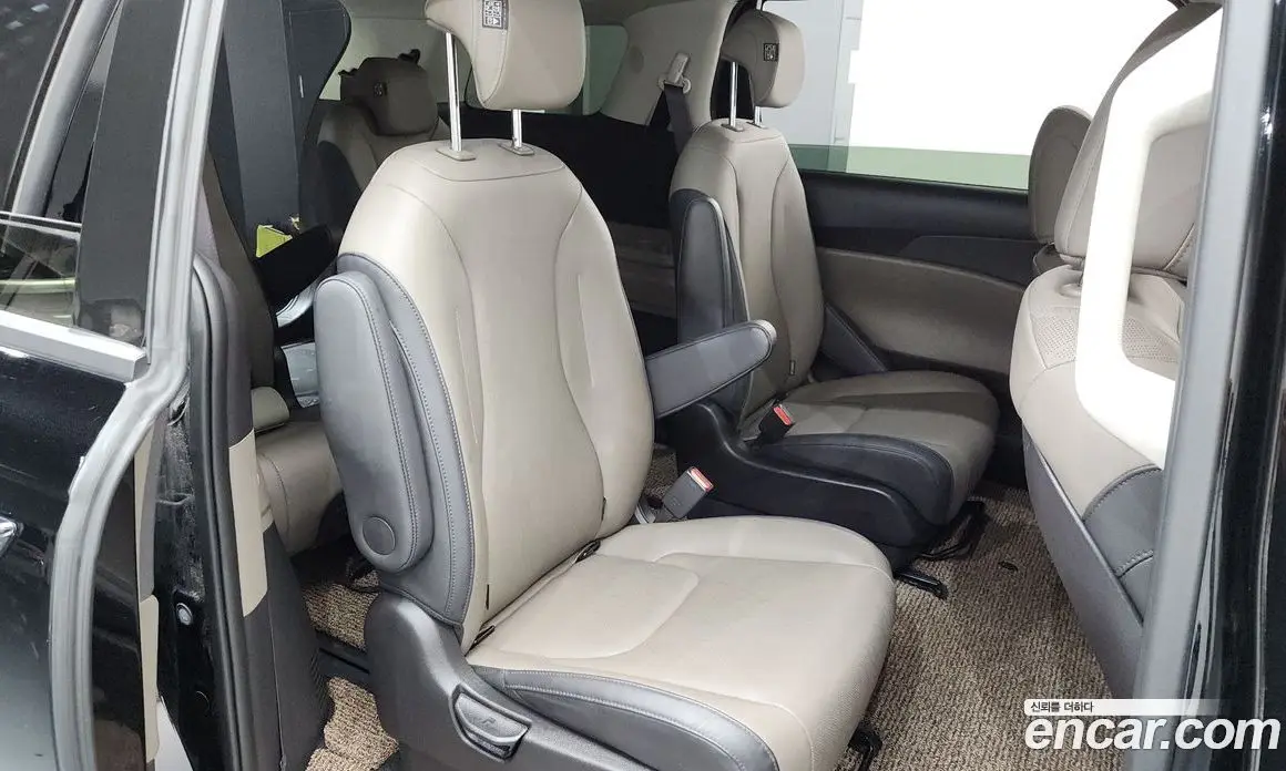 Kia Carnival 2024 1.6 автомат (гидро), фото 17