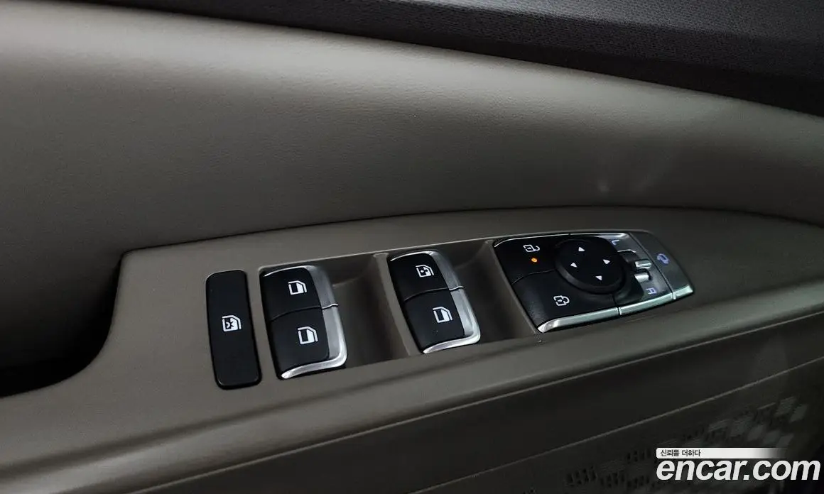 Kia Carnival 2024 1.6 автомат (гидро), фото 28