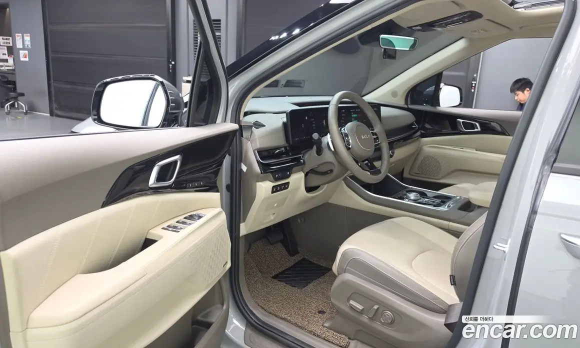 Kia Carnival 2024 1.6 автомат (гидро), фото 13