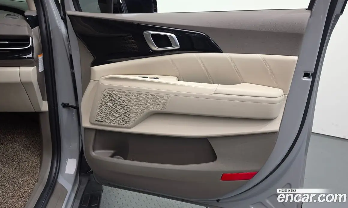 Kia Carnival 2024 1.6 автомат (гидро), фото 15