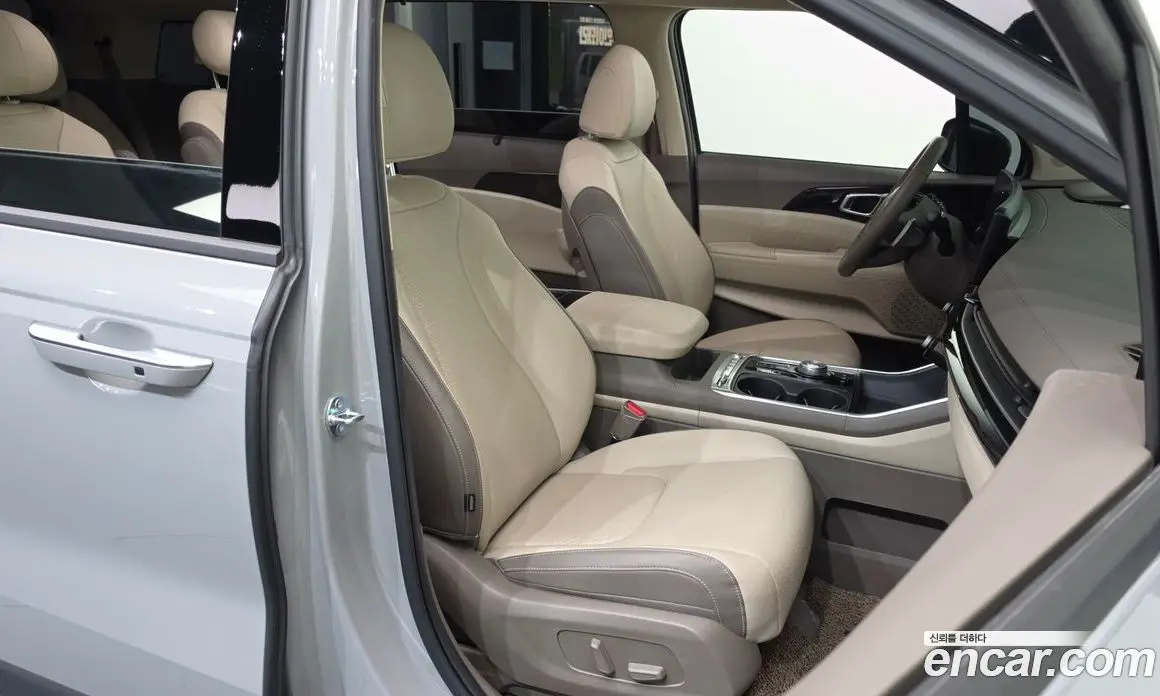 Kia Carnival 2024 1.6 автомат (гидро), фото 16