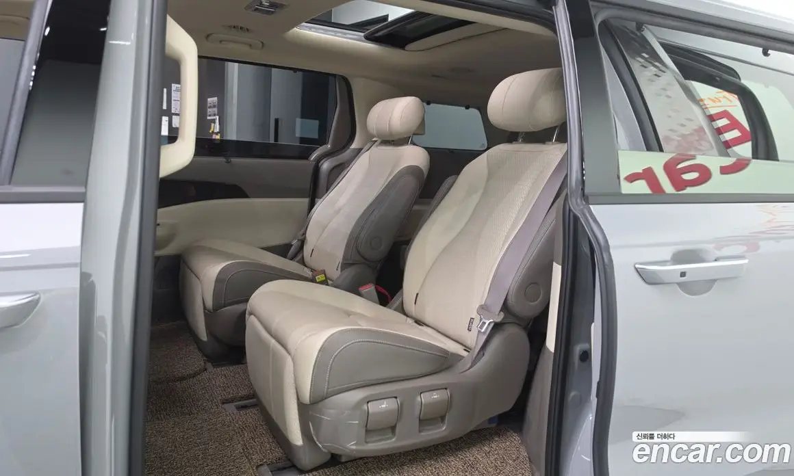 Kia Carnival 2024 1.6 автомат (гидро), фото 17