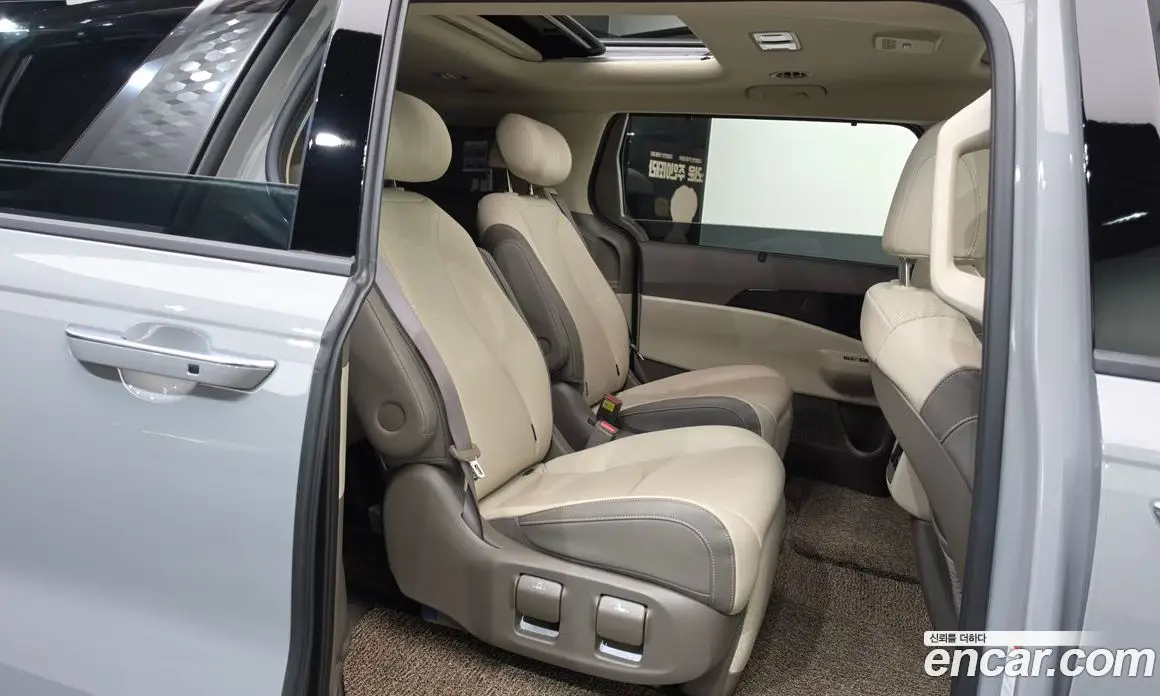 Kia Carnival 2024 1.6 автомат (гидро), фото 18