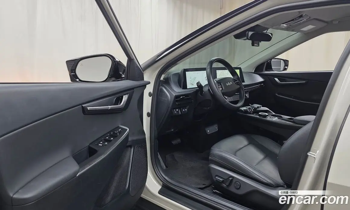 Kia EV6 2023 0.1 автомат (гидро), фото 13
