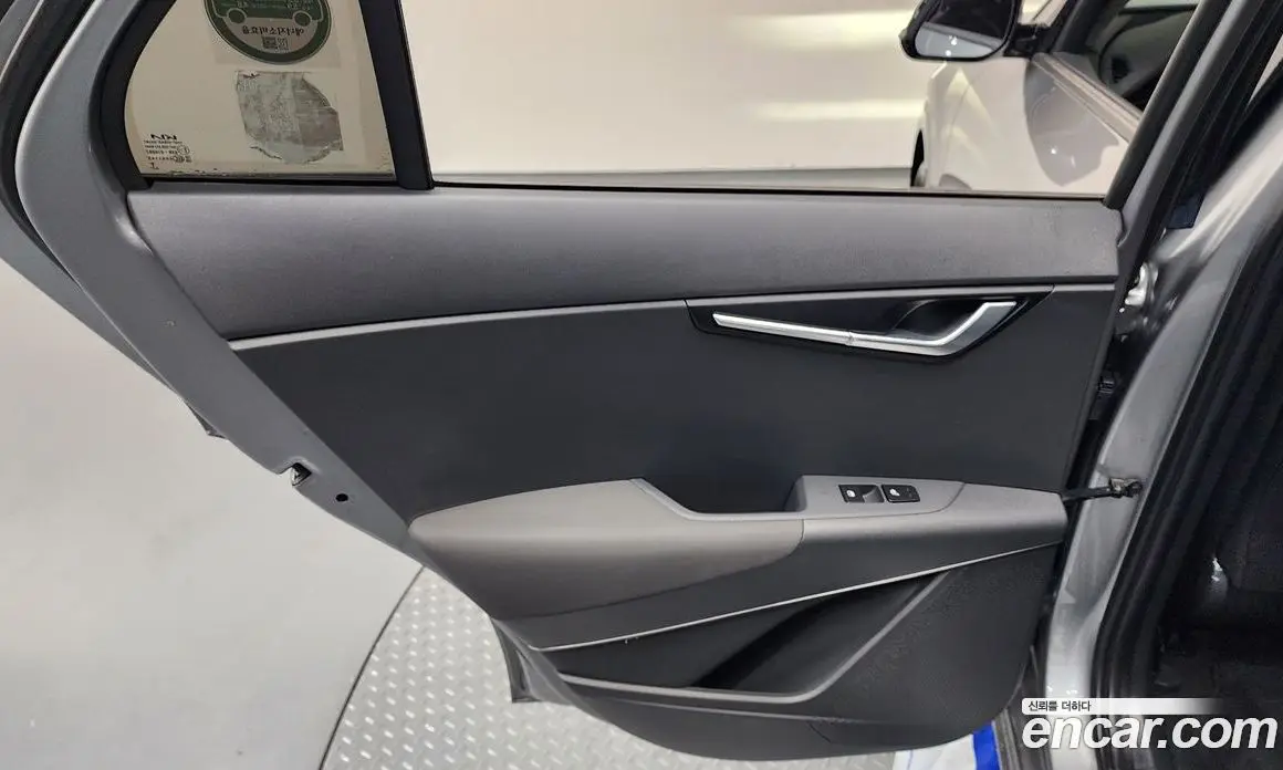 Kia Niro 2023 0.2 автомат (гидро), фото 15