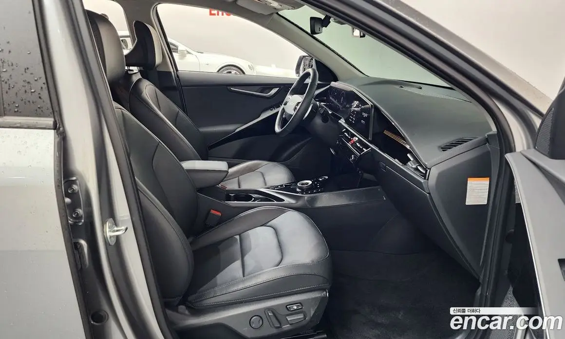 Kia Niro 2023 0.2 автомат (гидро), фото 16