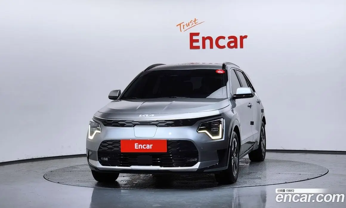 Kia Niro 2023 0.2 автомат (гидро), фото 3