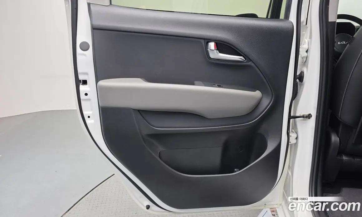 Kia Ray 2023 0.1 автомат (гидро), фото 14