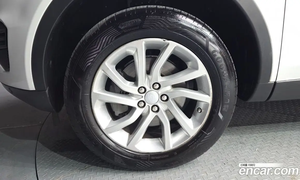 Land Rover Discovery Sport 2018 2.0 автомат (гидро), фото 5