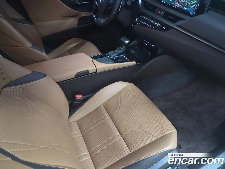 Lexus ES 2018 2.5 автомат (гидро), фото 13