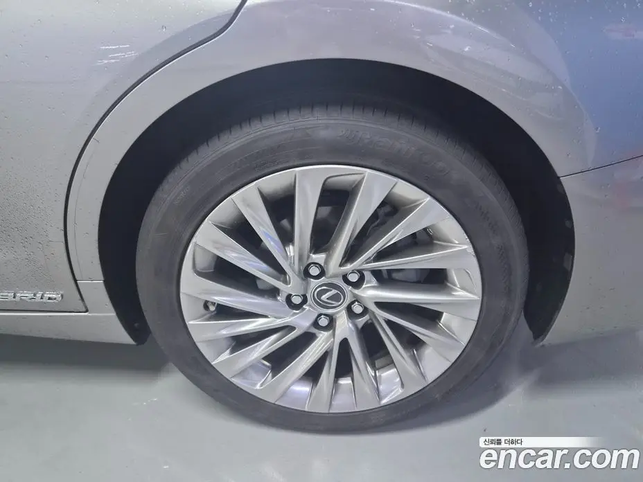 Lexus ES 2018 2.5 автомат (гидро), фото 16