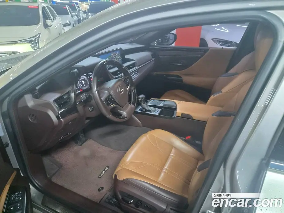 Lexus ES 2018 2.5 автомат (гидро), фото 7
