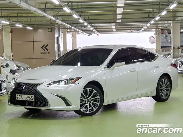 Lexus ES 2020 2.5 автомат (гидро), миниатюра 2