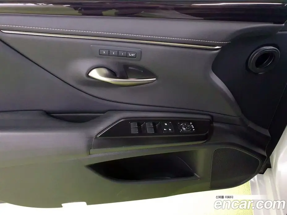 Lexus ES 2020 2.5 автомат (гидро), фото 17