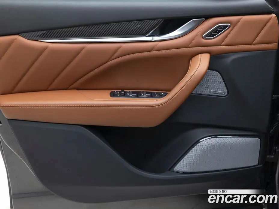Maserati Levante 2023 3.0 автомат (гидро), фото 15