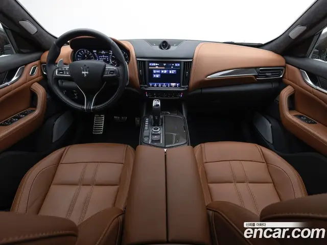 Maserati Levante 2023 3.0 автомат (гидро), миниатюра 7