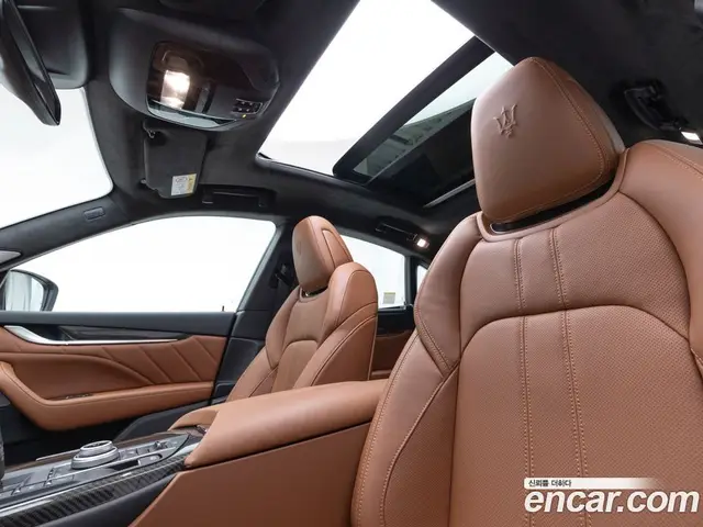 Maserati Levante 2023 3.0 автомат (гидро), миниатюра 10