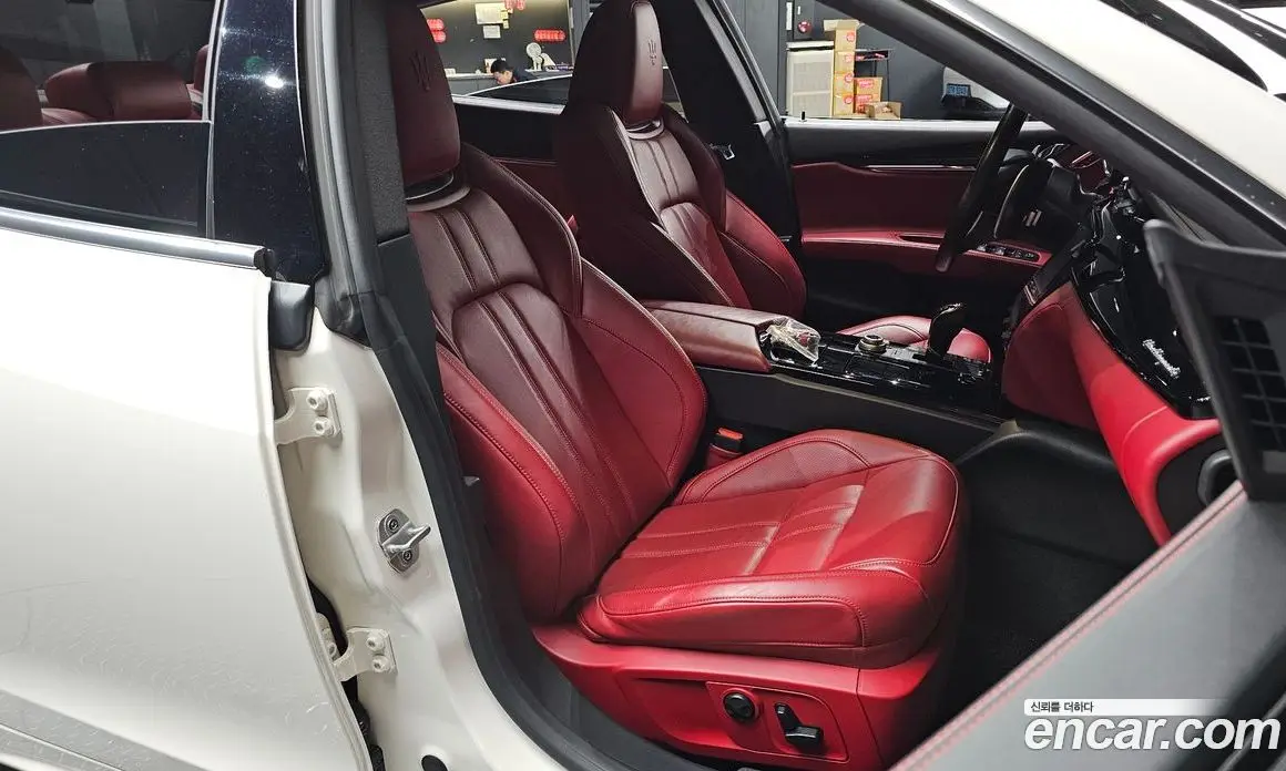 Maserati Quattroporte 2018 3.0 автомат (гидро), фото 16