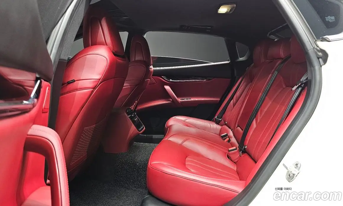 Maserati Quattroporte 2018 3.0 автомат (гидро), фото 17