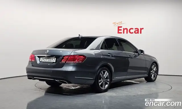 Mercedes-Benz E-Class 2015 2.0 автомат (гидро), миниатюра 1
