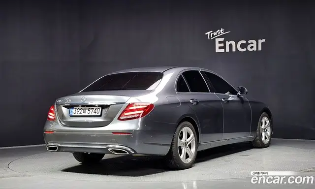 Mercedes-Benz E-Class 2017 2.0 автомат (гидро), миниатюра 2