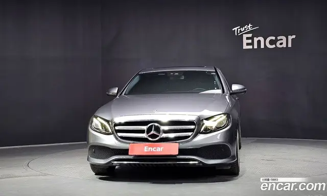 Mercedes-Benz E-Class 2017 2.0 автомат (гидро), миниатюра 3