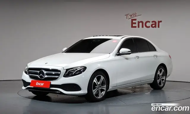 Mercedes-Benz E-Class 2018 2.0 автомат (гидро), миниатюра 1