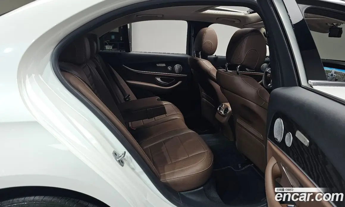 Mercedes-Benz E-Class 2018 2.0 автомат (гидро), фото 17