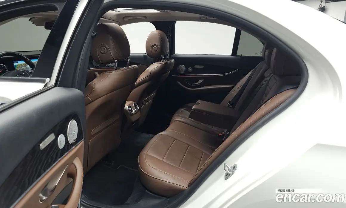 Mercedes-Benz E-Class 2018 2.0 автомат (гидро), фото 18