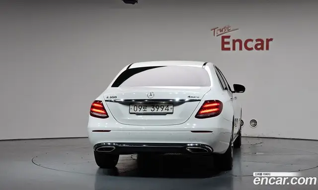 Mercedes-Benz E-Class 2018 2.0 автомат (гидро), миниатюра 4