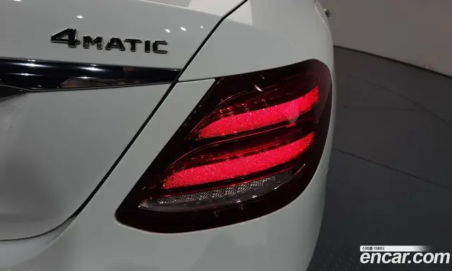 Mercedes-Benz E-Class 2018 2.0 автомат (гидро), миниатюра 9