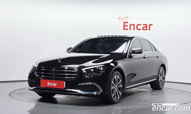Mercedes-Benz E-Class 2021 2.0 автомат (гидро), миниатюра 1