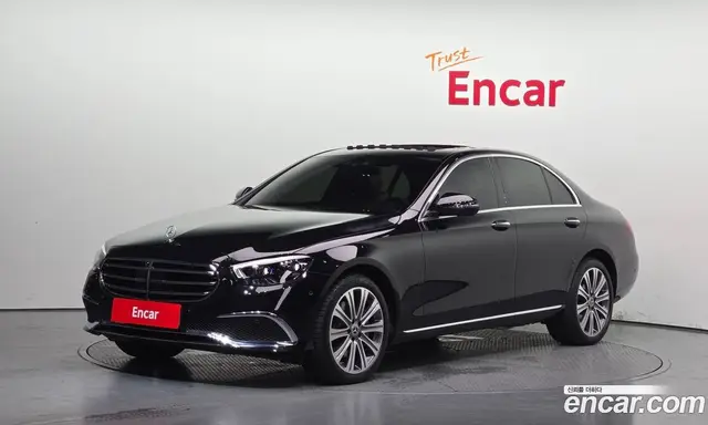 Mercedes-Benz E-Class 2022 2.0 автомат (гидро), миниатюра 1