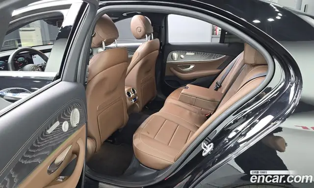 Mercedes-Benz E-Class 2022 2.0 автомат (гидро), миниатюра 11